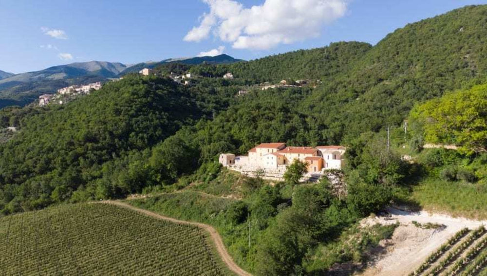 Ein Schotte kauft das Dorf in dem seine italienischen Großeltern gelebt haben, um es wiederzubeleben.